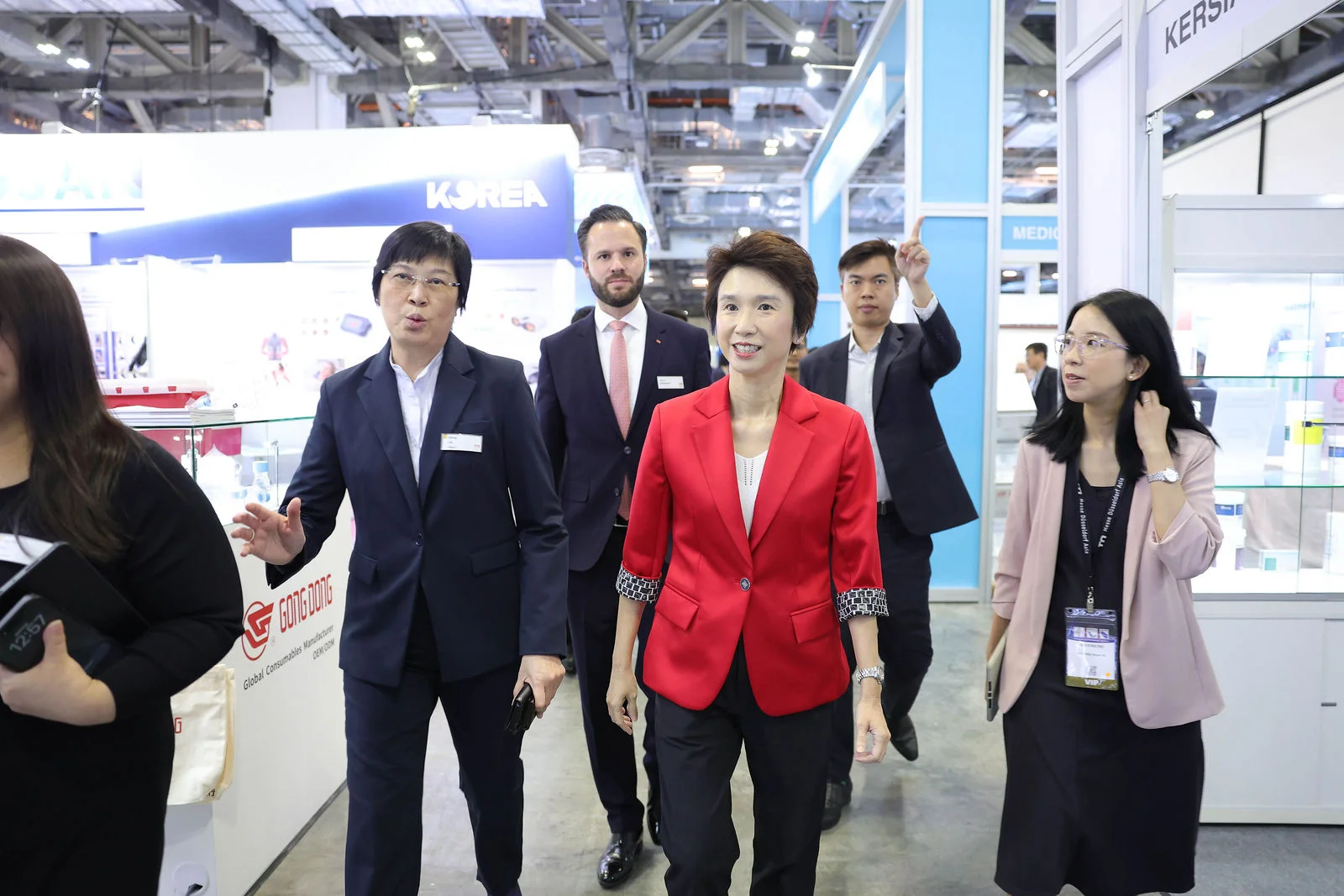 The guest of honour tours the floor